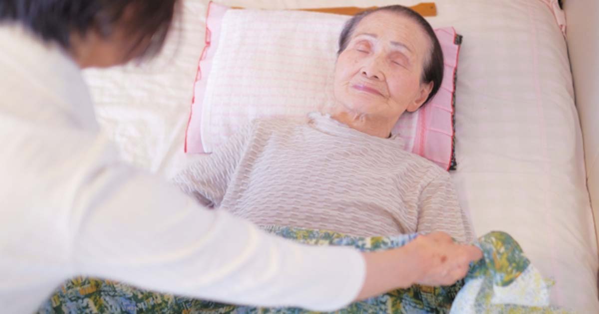 高齢者の睡眠時間と認知症発症因子はどう関連するか?