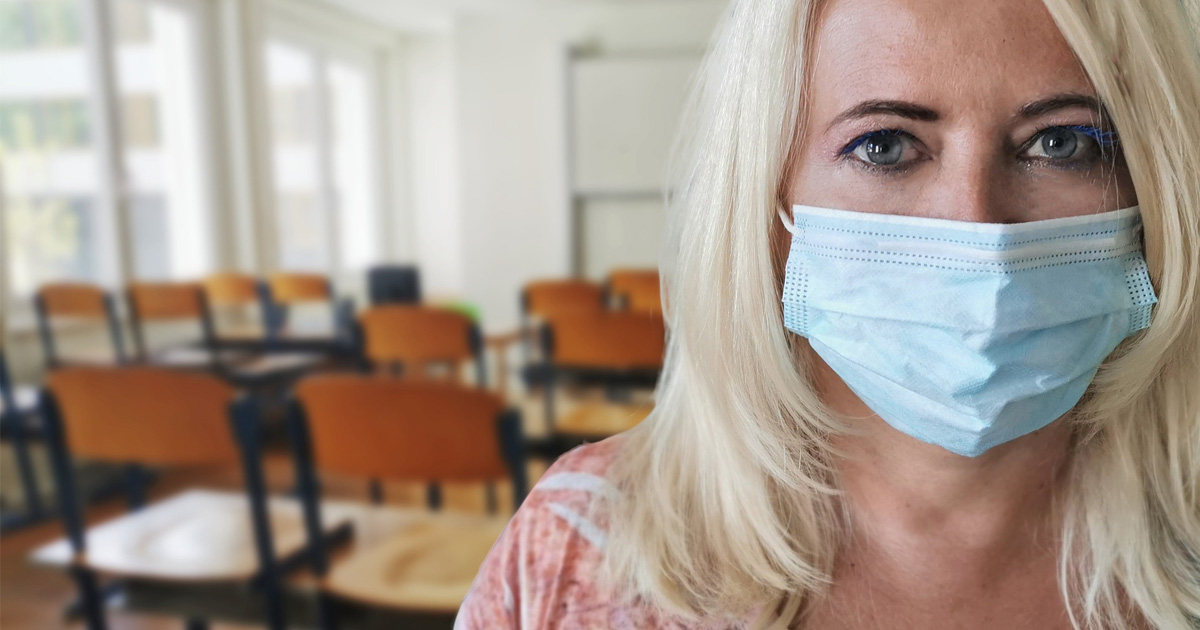 マスク要請解除で学校のコロナ感染増、職員で顕著／NEJM