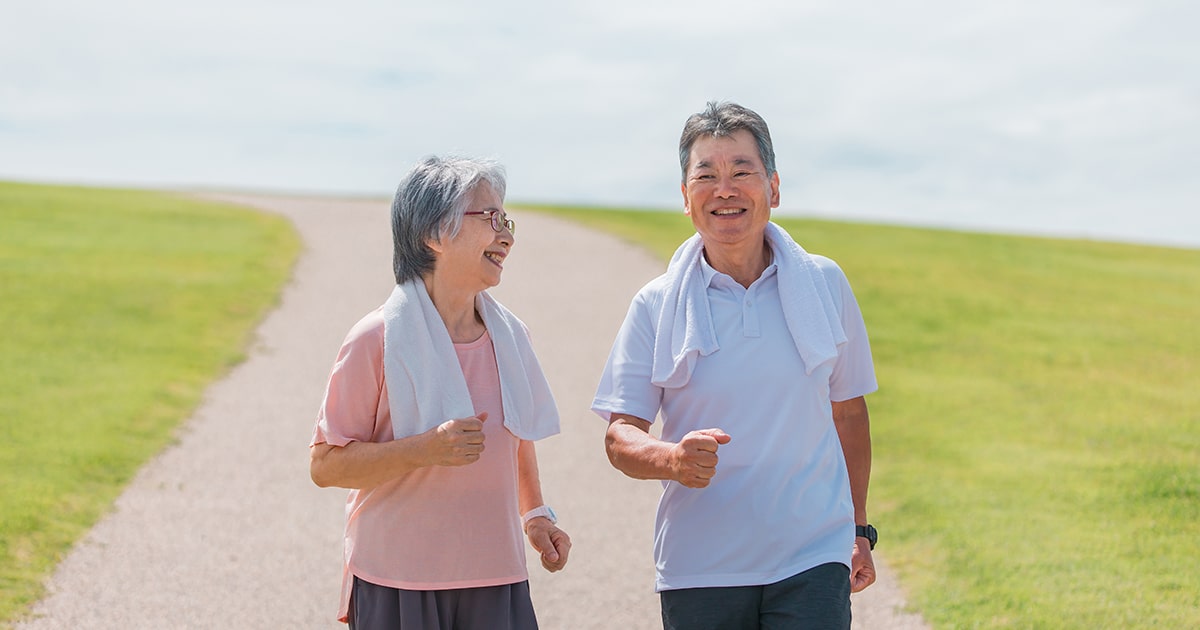 週末にまとめて歩くvs.日々歩く、メタボ予防効果が高いのは？